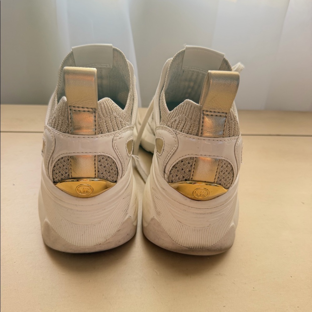 Sneakers - Picture 2 of 3